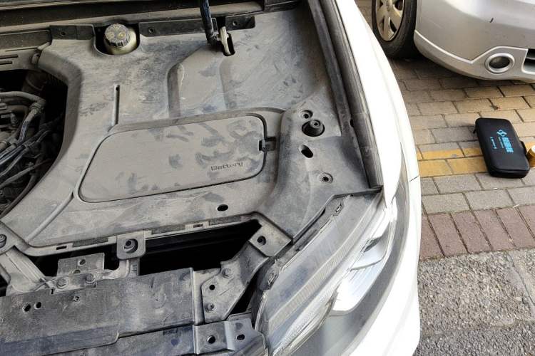 Used Geely Auto Emgrand X7 Sport 2020 1.8TD DCT Two-Wheel Drive Zhiya Model Engine Bay Left