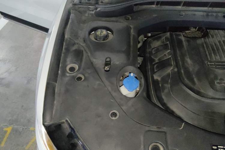 Used Geely Auto Emgrand X7 Sport 2020 1.5TD Automatic Smart Connect PRO Engine Bay Right