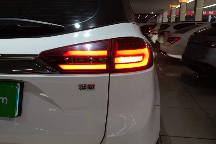 Used Geely Auto Emgrand X7 Sport 2020 1.8TD DCT Two-Wheel Drive Smart Connect 4G-Enabled Version Exterior 1