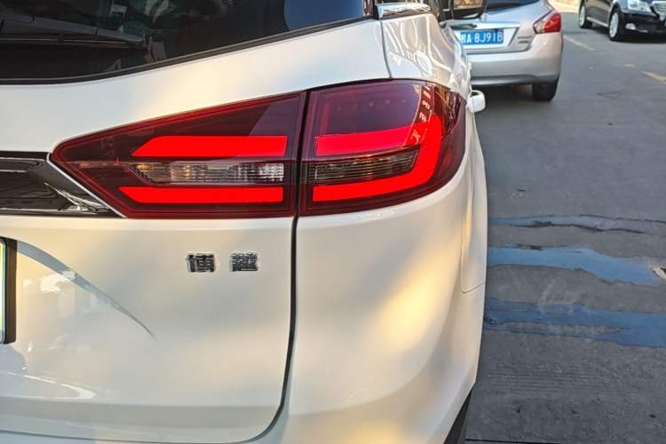 Used Geely Auto Emgrand X7 Sport 2020 1.8TD DCT Two-Wheel Drive Smart Connect 4G-Enabled Version Exterior 1