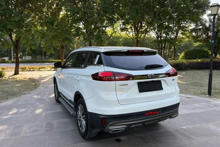 Used Geely Auto Emgrand X7 Sport 2020 1.8TD DCT Two-Wheel Drive Zhiya Model Exterior 3
