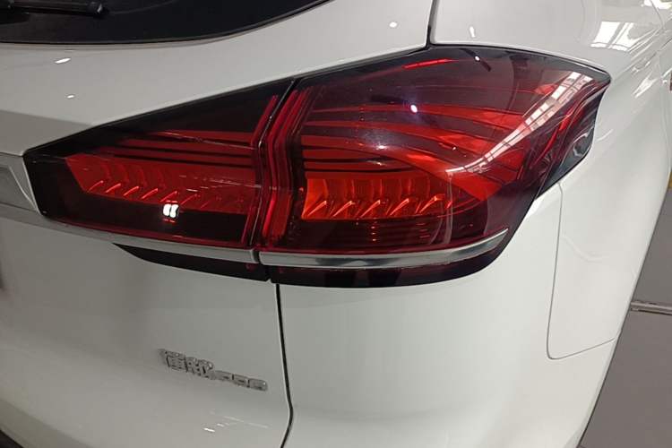 Used Geely Auto Emgrand X7 Sport 2020 1.8TD DCT Zhi Ling PRO Exterior 3