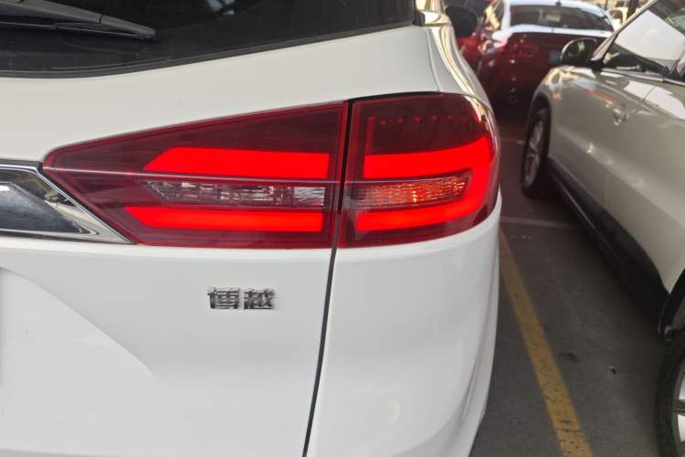 Used Geely Auto Emgrand X7 Sport 2020 1.8TD DCT Two-Wheel Drive Zhiya Model Exterior 6