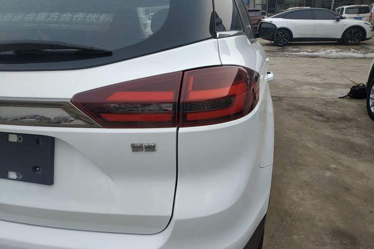 Used Geely Auto Emgrand X7 Sport 2020 1.8TD DCT Two-Wheel Drive Smart Connect 4G-Enabled Version Exterior 6