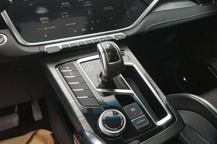 Used Geely Auto Emgrand X7 Sport 2020 1.8TD DCT Smart Connect PRO Gear Lever