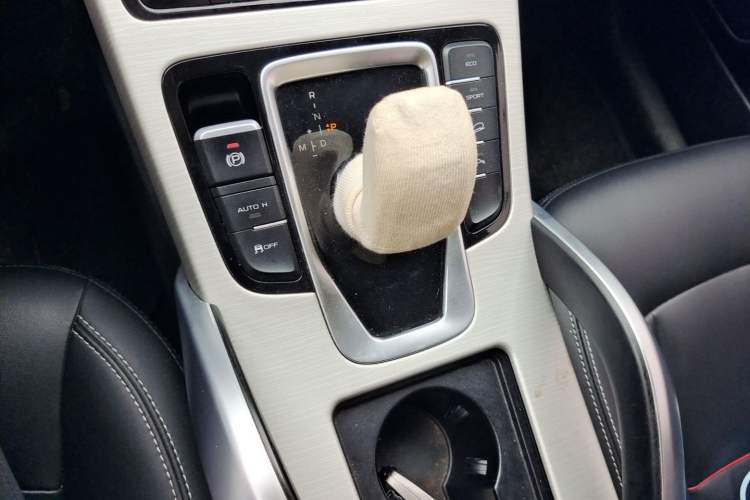 Used Geely Auto Emgrand X7 Sport 2020 1.8TD DCT Two-Wheel Drive Smart Connect 4G-Enabled Version Gear Lever