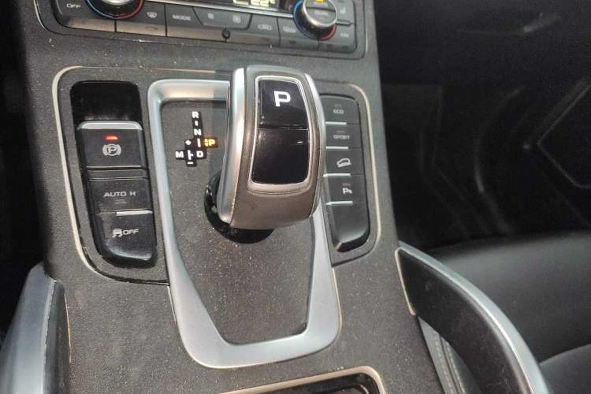 Used Geely Auto Emgrand X7 Sport 2020 1.8TD DCT Two-Wheel Drive Smart Connect 4G-Enabled Version Gear Lever