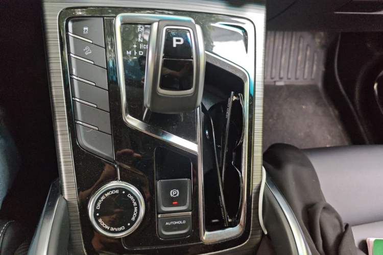 Used Geely Auto Emgrand X7 Sport 2020 1.5TD Automatic Smart Connect PRO Gear Lever