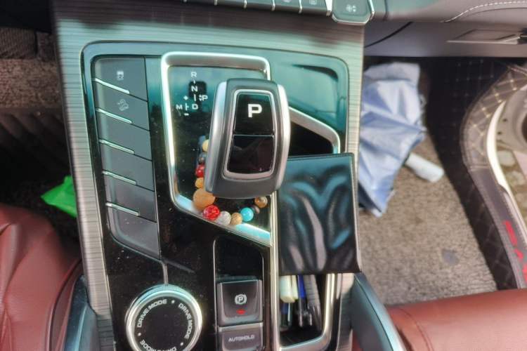 Used Geely Auto Emgrand X7 Sport 2020 1.5TD Automatic Smart Connect PRO Gear Lever