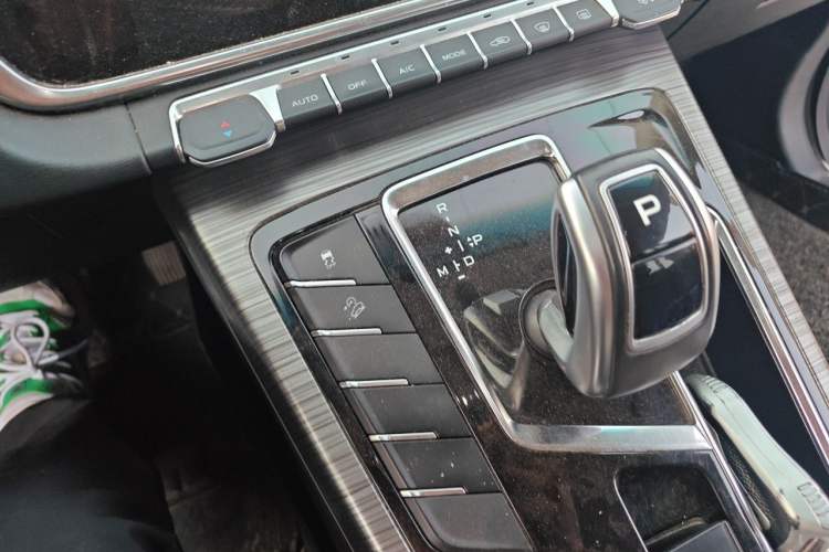 Used Geely Auto Emgrand X7 Sport 2020 1.8TD DCT Smart Connect PRO Gear Lever