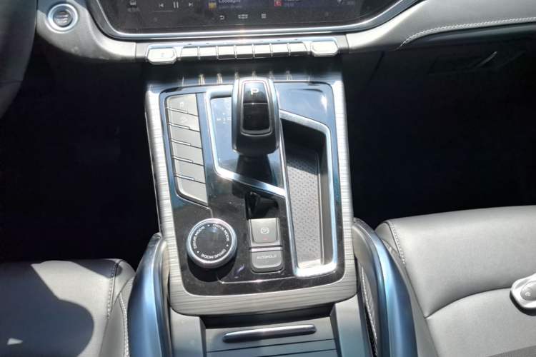 Used Geely Auto Emgrand X7 Sport 2020 1.8TD DCT Smart Connect PRO Gear Lever