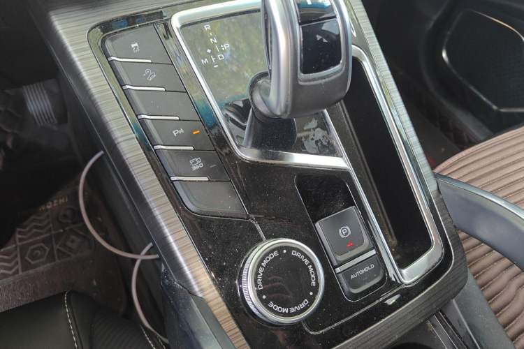 Used Geely Auto Emgrand X7 Sport 2020 1.8TD DCT Smart PRO Gear Lever