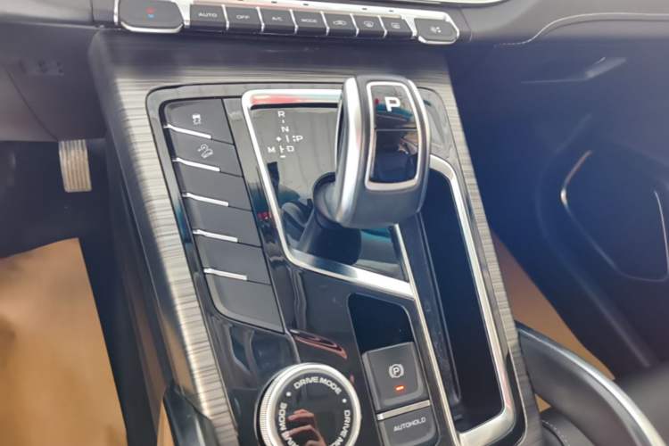 Used Geely Auto Emgrand X7 Sport 2020 1.8TD DCT Smart Connect PRO Gear Lever