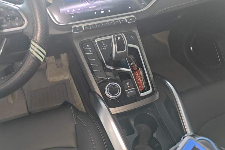 Used Geely Auto Emgrand X7 Sport 2020 1.8TD DCT Smart Connect PRO Gear Lever