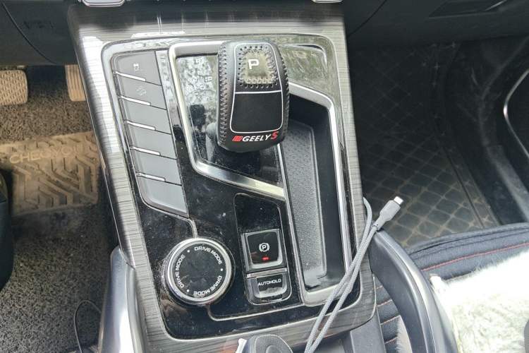 Used Geely Auto Emgrand X7 Sport 2020 1.8TD DCT Smart Connect PRO Gear Lever
