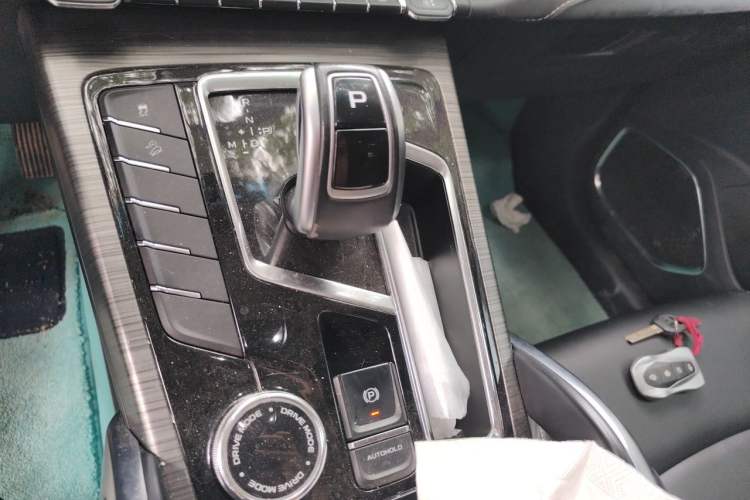 Used Geely Auto Emgrand X7 Sport 2020 1.8TD DCT Smart Connect PRO Gear Lever