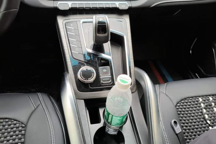 Used Geely Auto Emgrand X7 Sport 2020 1.8TD DCT Smart PRO Gear Lever