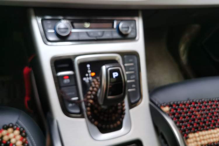 Used Geely Auto Emgrand X7 Sport 2020 1.8TD DCT Two-Wheel Drive Smart Connect 4G-Enabled Version Gear Lever
