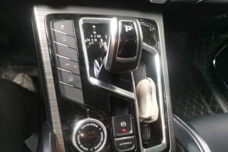 Used Geely Auto Emgrand X7 Sport 2020 1.8TD DCT Smart PRO Gear Lever