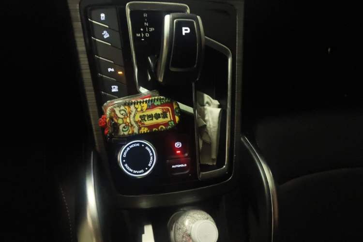 Used Geely Auto Emgrand X7 Sport 2020 1.8TD DCT ZhiZun PRO Gear Lever