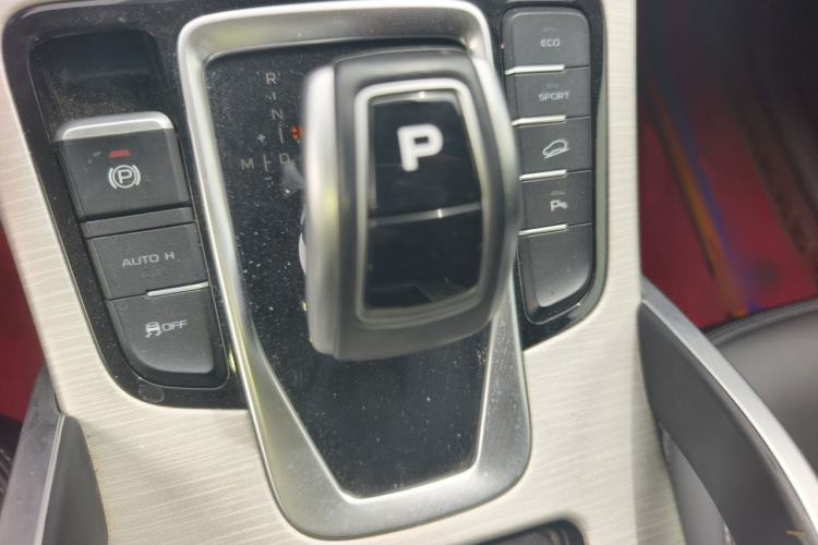 Used Geely Auto Emgrand X7 Sport 2020 1.8TD DCT Two-Wheel Drive Smart Connect 4G-Enabled Version Gear Lever