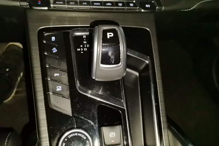 Used Geely Auto Emgrand X7 Sport 2020 1.8TD DCT Smart PRO Gear Lever