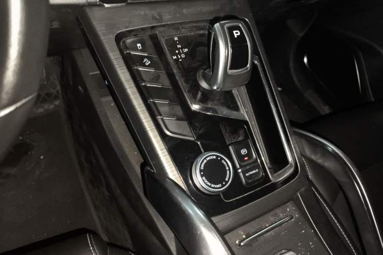 Used Geely Auto Emgrand X7 Sport 2020 1.8TD DCT Smart Connect PRO Gear Lever