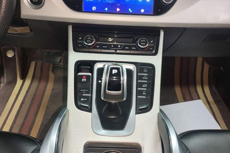 Used Geely Auto Emgrand X7 Sport 2020 1.8TD DCT Two-Wheel Drive Smart Connect 4G-Enabled Version Gear Lever