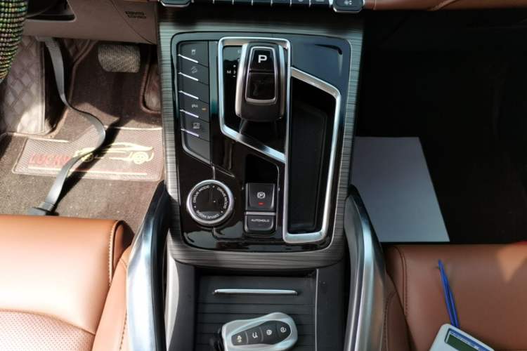Used Geely Auto Emgrand X7 Sport 2020 1.8TD DCT Zhi Ling PRO Gear Lever