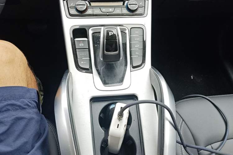 Used Geely Auto Emgrand X7 Sport 2020 1.8TD DCT Two-Wheel Drive Smart Connect 4G-Enabled Version Gear Lever