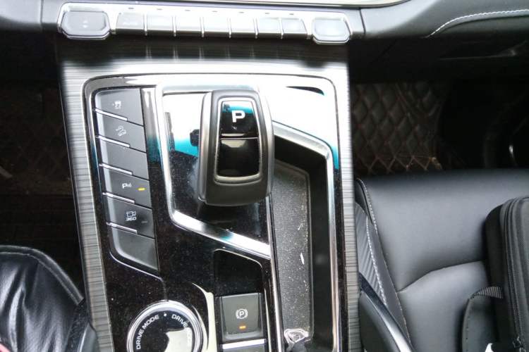Used Geely Auto Emgrand X7 Sport 2020 1.8TD DCT Smart PRO Gear Lever