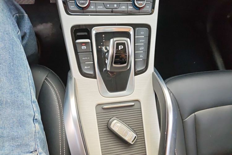 Used Geely Auto Emgrand X7 Sport 2020 1.8TD DCT Two-Wheel Drive Smart Connect 4G-Enabled Version Gear Lever