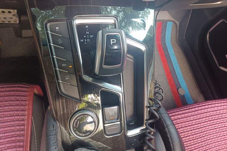 Used Geely Auto Emgrand X7 Sport 2020 1.8TD DCT ZhiZun PRO Gear Lever