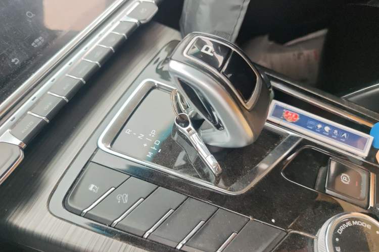 Used Geely Auto Emgrand X7 Sport 2020 1.8TD DCT Smart Connect PRO Gear Lever
