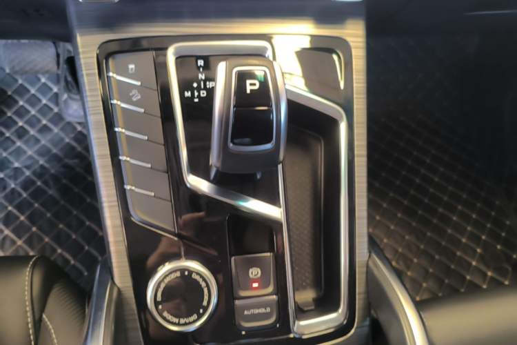 Used Geely Auto Emgrand X7 Sport 2020 1.8TD DCT Smart Connect PRO Gear Lever