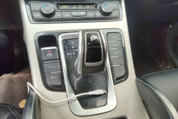 Used Geely Auto Emgrand X7 Sport 2020 1.8TD DCT Two-Wheel Drive Zhiya Model Gear Lever
