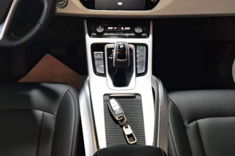 Used Geely Auto Emgrand X7 Sport 2020 1.8TD DCT Two-Wheel Drive Smart Connect 4G-Enabled Version Gear Lever