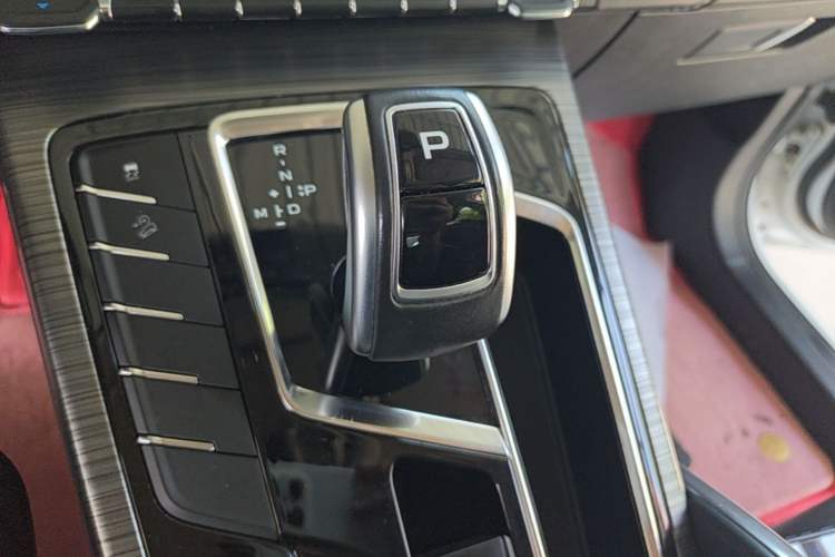 Used Geely Auto Emgrand X7 Sport 2020 1.8TD DCT Smart Connect PRO Gear Lever