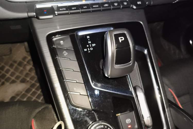 Used Geely Auto Emgrand X7 Sport 2020 1.8TD DCT Smart Connect PRO Gear Lever