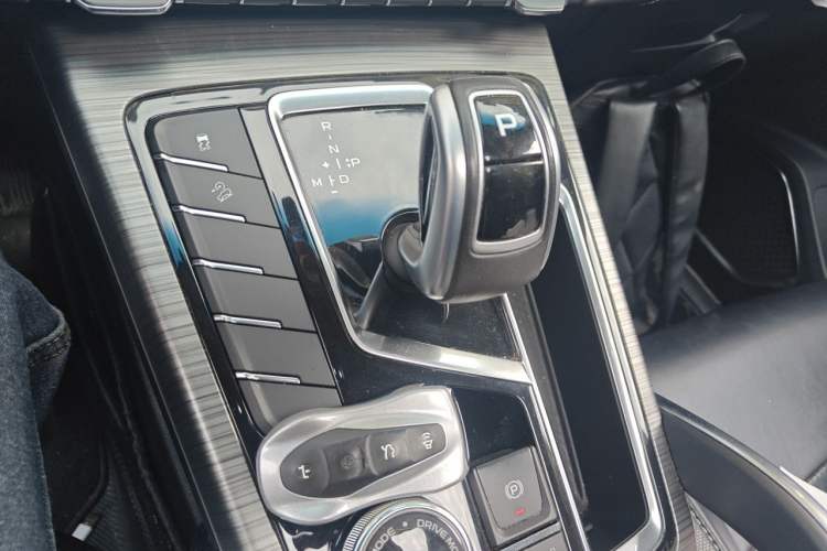Used Geely Auto Emgrand X7 Sport 2020 1.8TD DCT Smart Connect PRO Gear Lever