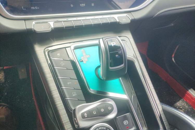 Used Geely Auto Emgrand X7 Sport 2020 1.8TD DCT Smart PRO Gear Lever