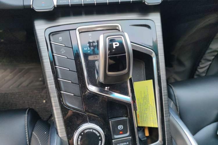 Used Geely Auto Emgrand X7 Sport 2020 1.5TD Automatic Smart Connect PRO Gear Lever