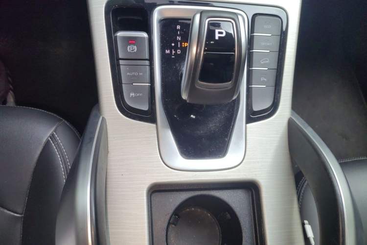 Used Geely Auto Emgrand X7 Sport 2020 1.8TD DCT Two-Wheel Drive Smart Connect 4G-Enabled Version Gear Lever
