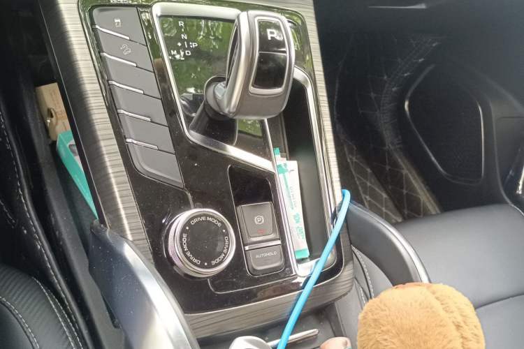 Used Geely Auto Emgrand X7 Sport 2020 1.5TD Automatic Smart Connect PRO Gear Lever