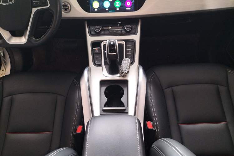 Used Geely Auto Emgrand X7 Sport 2020 1.8TD DCT Two-Wheel Drive Smart Connect 4G-Enabled Version Gear Lever