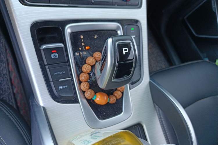 Used Geely Auto Emgrand X7 Sport 2020 1.8TD DCT Two-Wheel Drive Smart Connect 4G-Enabled Version Gear Lever