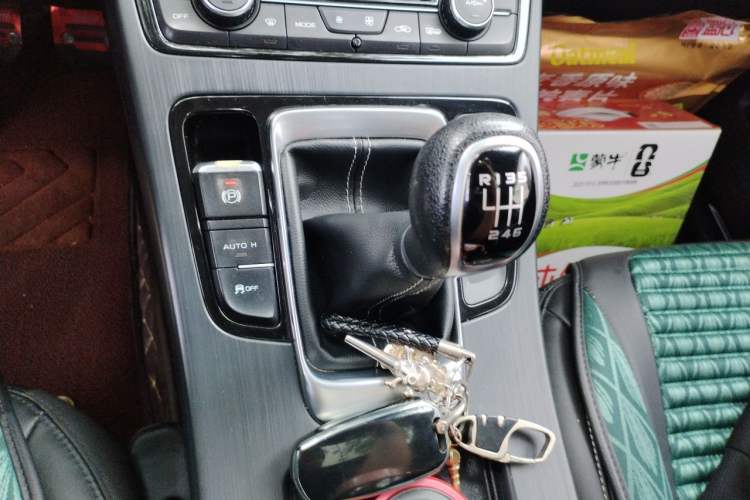 Used Geely Auto Emgrand X7 Sport 2020 1.8TD Manual Two-Wheel Drive Elite Version Gear Lever