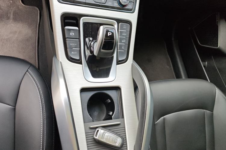 Used Geely Auto Emgrand X7 Sport 2020 1.8TD DCT Two-Wheel Drive Smart Connect 4G-Enabled Version Gear Lever