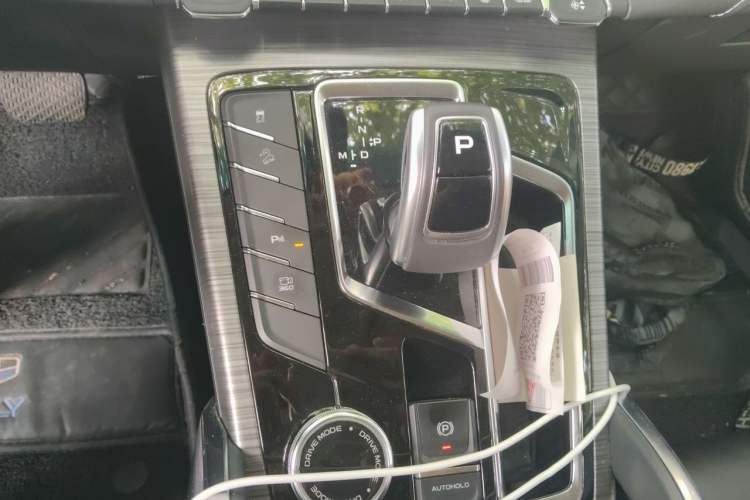 Used Geely Auto Emgrand X7 Sport 2020 1.8TD DCT Smart PRO Gear Lever