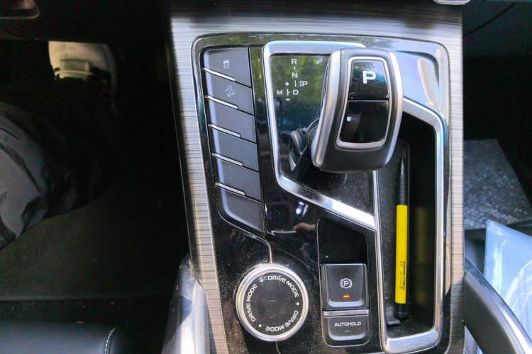 Used Geely Auto Emgrand X7 Sport 2020 1.5TD Automatic Smart Connect PRO Gear Lever